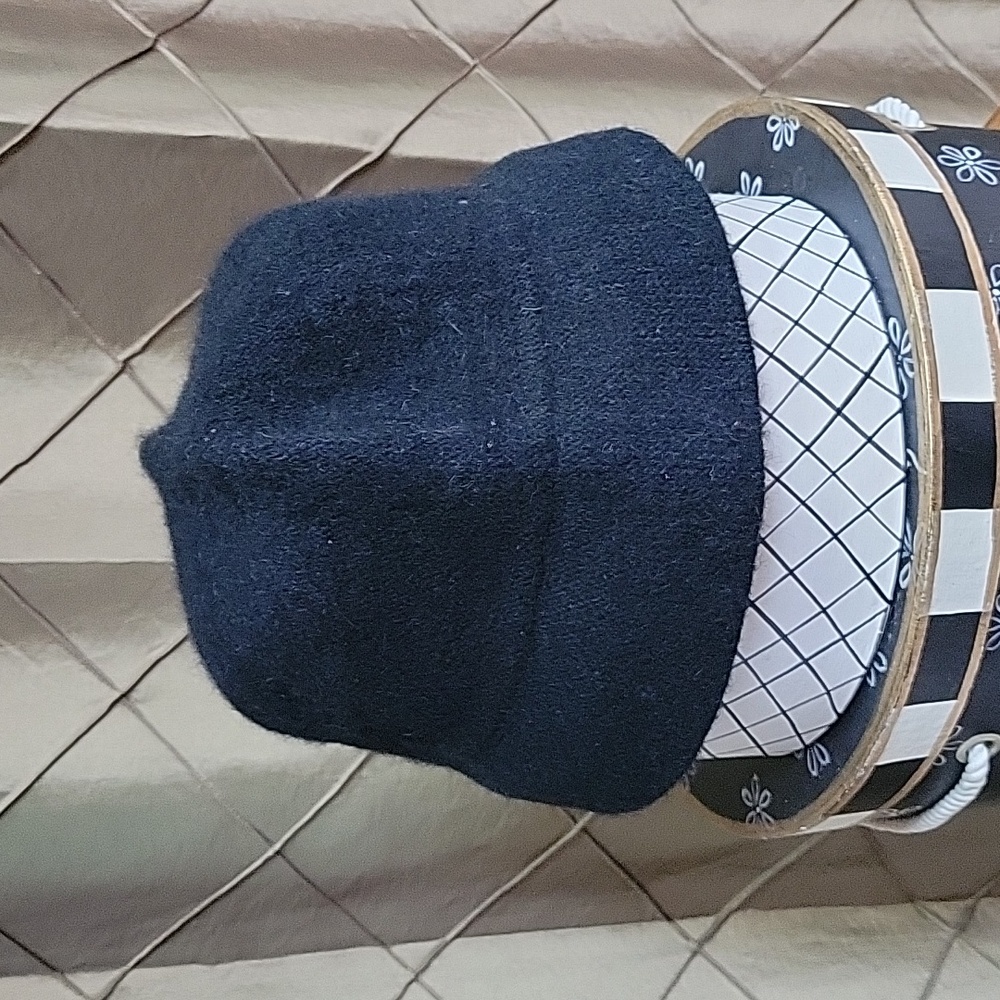 EUC- Vintage Great Northwest Wool Blend Bucket Hat